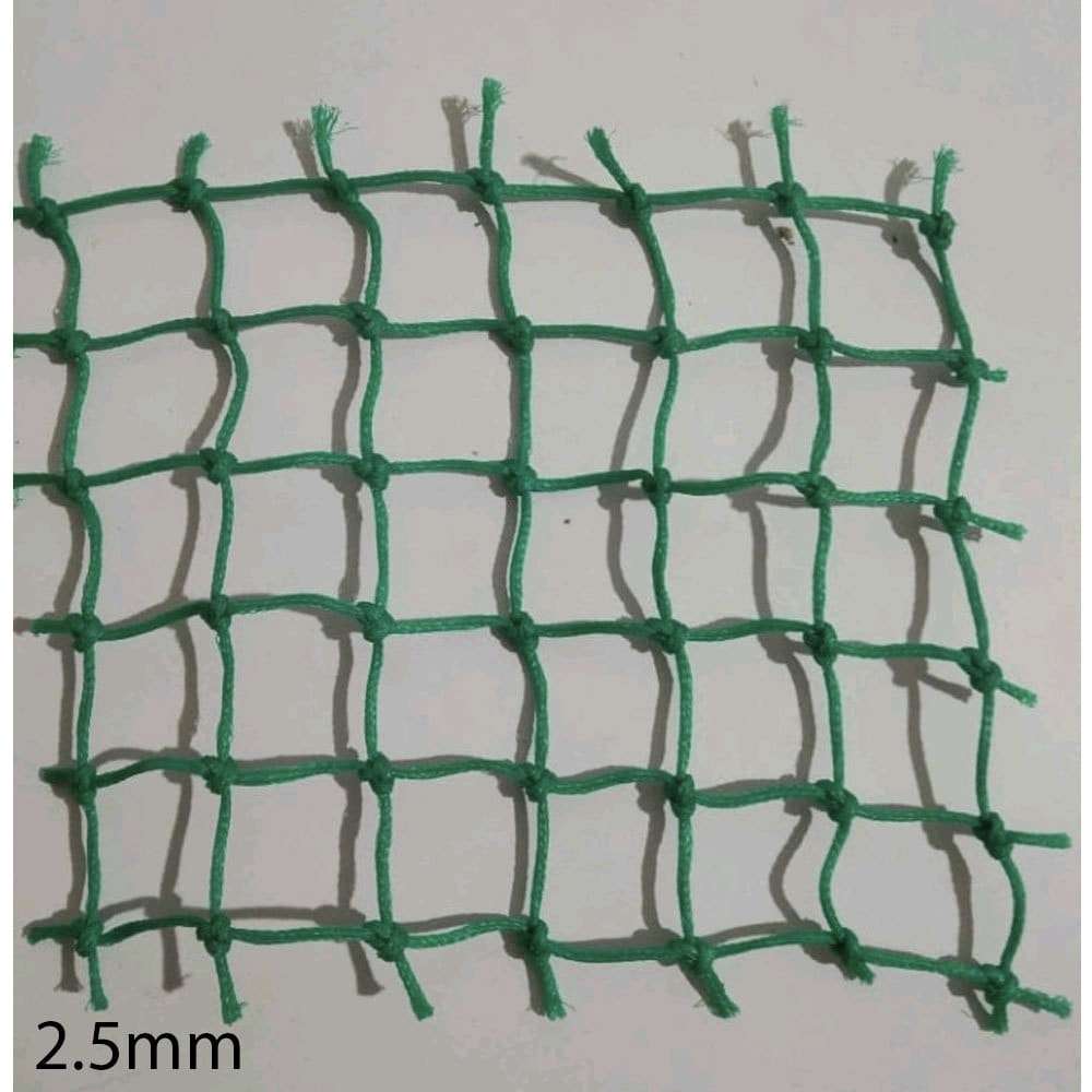 Branded 2.5mm green HDPE cricket net close-up
