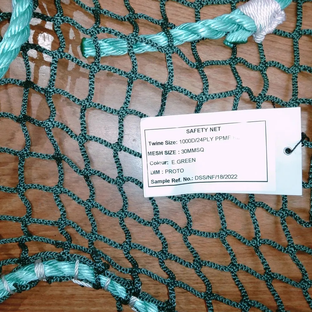 Green construction safety net, 1000D 24-ply PP multifilament twine, 30 mm square mesh with rope border – supplied in Chennai by YPL Safety Nets
